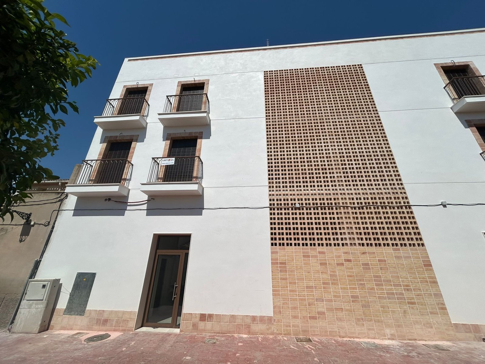 Edificio Cierna · Hondón de las Nieves